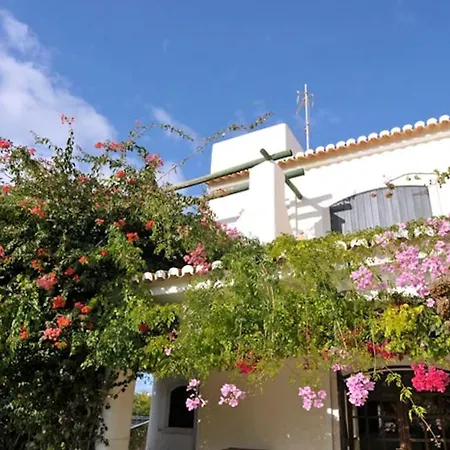 Casa Gondi - Right By Gale - Large Lush Gardens Вілла Албуфейра
