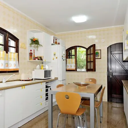 Casa Gondi - Right By Gale - Large Lush Gardens * Албуфейра